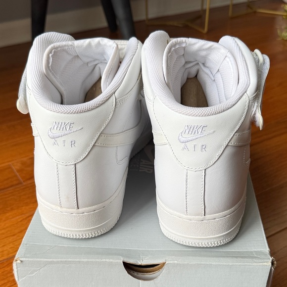 Nike Classic Air Force 1 Mid Top White High-Tops 2007 - Picture 5 of 13